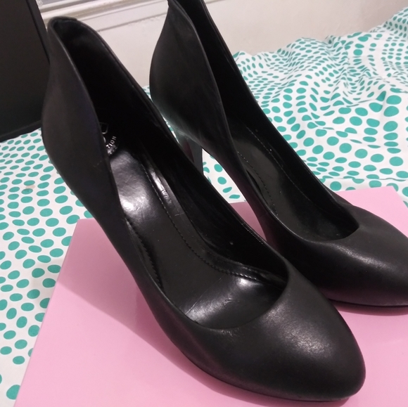 Pumps - Picture 4 of 4